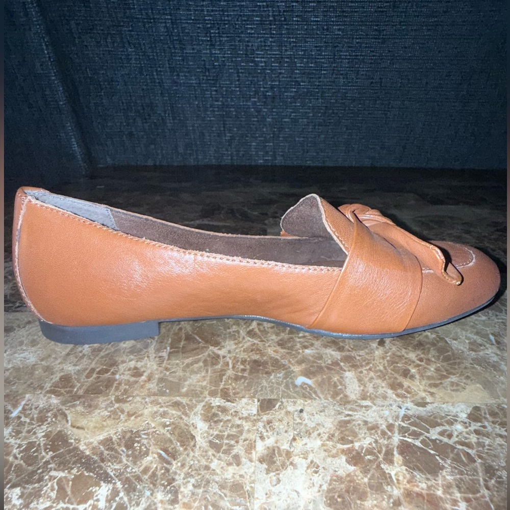 Born. Carrine Bow Detail Leather Slip On Loafers. Tan. Size 7. - Picture 7 of 15